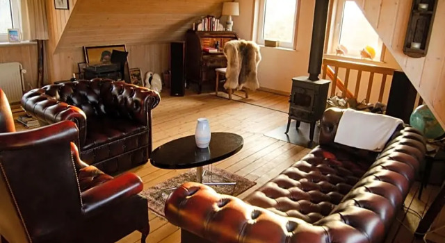 Sloe Pete's Hideout, Забронировать Отель Тистед 