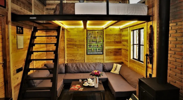 Falcon Apartments - Terrace