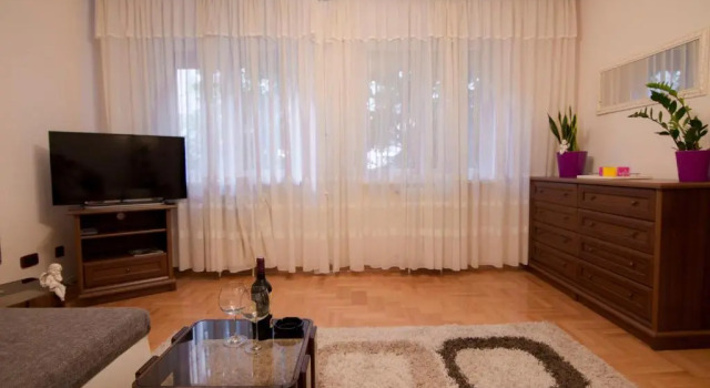 Apartment Flower, Забронировать Апартаменты/квартира Белград Центральная Сербия, рядом с Храм Святого Саввы