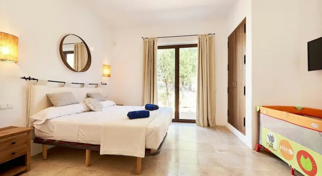 Countryside Villa With Pool, Book Villa Hotels in Ibiza with a Pool, Swimming Pool