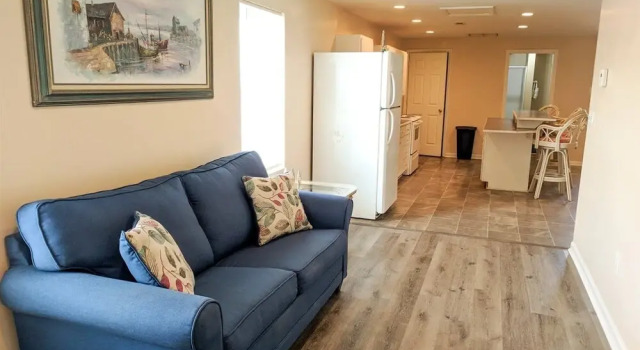 Parrot Head - Pet Friendly Beach Condo! Perfect for 6-7 guests!, Забронировать Отель Отели Южной Каролины 3 звезды, 3*