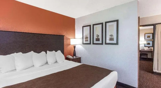 Номер Standard AmericInn by Wyndham White Bear Lake St. Paul