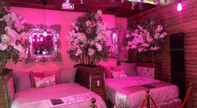 Unique Luxury Stay for 8, Забронировать Отель Отели Англии с бассейном, Бассейн