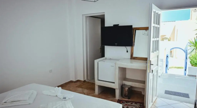 Studio Kocis, Забронировать Отель Монолитос Санторини, рядом с Пляж Монолитос