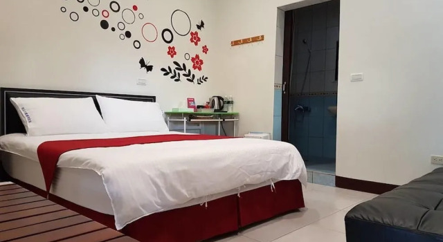Guanshan Falcon, Book Hotel Hoteller i Guanshan med parkering, Parkering