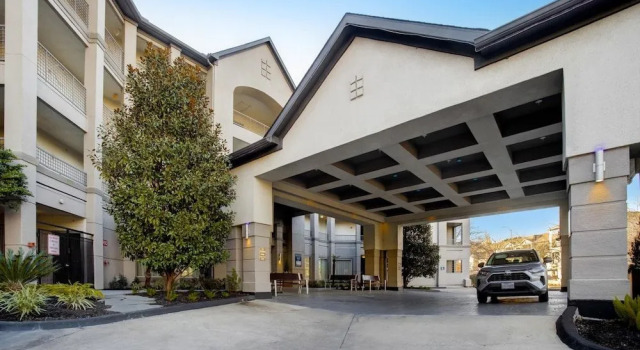 Apartments near Houston Medical Center & Rice University by Frontdesk