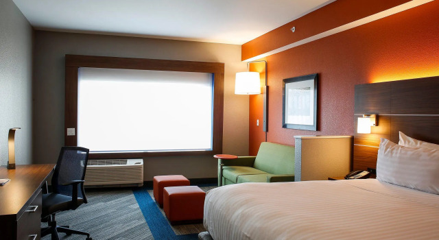 Двухместный люкс c 1 комнатой Holiday Inn Express & Suites Downtown Louisville by IHG