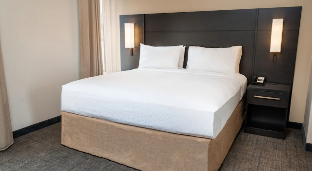 Residence Inn by Marriott Grand Rapids Downtown, Забронировать Отель Отели Гранд-Рапидс с завтраком, рядом с Театр Dog Story, Завтраки