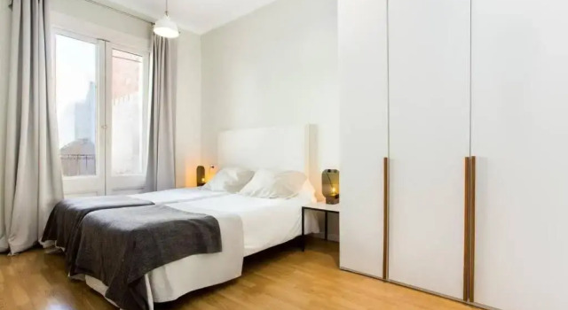 Bright and modern 3bedroom in Las Ramblas 3 1B, Забронировать Отель Барселона провинция Барселона, рядом с Приход Св. Августина
