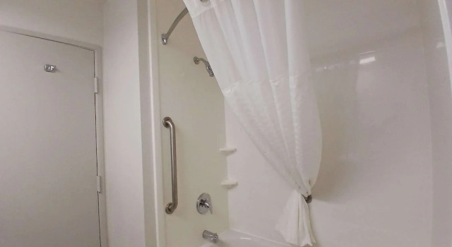 Четырёхместный номер Standard Цокольный этаж Comfort Inn near Downtown & Blue Ridge PKWY
