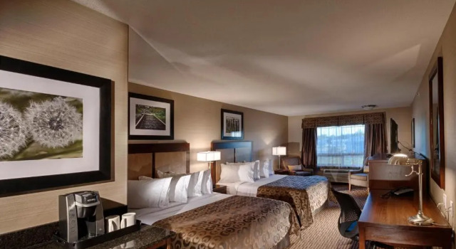 Четырёхместный номер Standard Canalta Hotel Lac La Biche