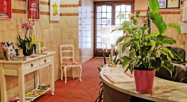 Logis Hotel Des Pyrenees Rest. La Pergola, Забронировать Отель Отели Pyrénées-Atlantiques с парковкой, Парковка