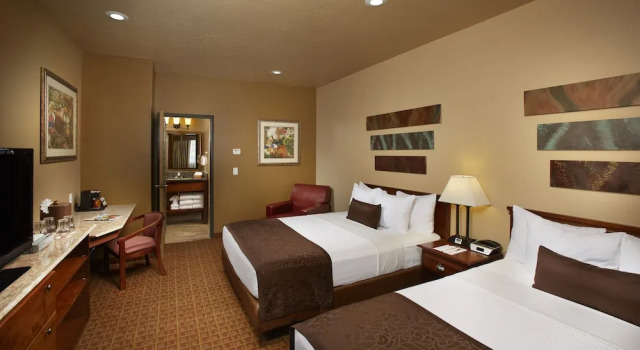 Четырёхместный номер Standard Mountain Modern Sedona, Tapestry Collection by Hilton