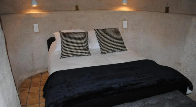 Gite " Le Troglo des 3 Châteaux ", Забронировать Отель Отели Амбуаз 3 звезды, рядом с Замок Гайар, 3*