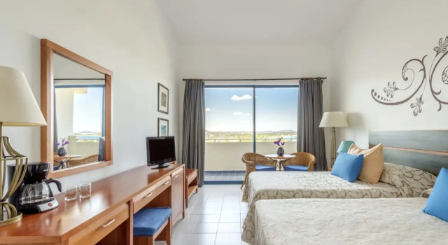 Номер Superior с видом на океан Aston Costa Verde Beach Resort
