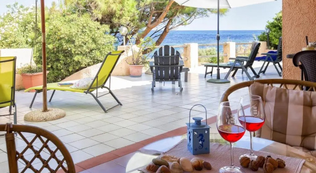 Вилла Villa sulla riva della marina di Sorso 3 camere veranda sul mare giardino
