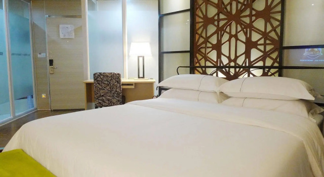 CN Holiday Hotel, Забронировать Отель Отели Guangzhou Area 3 звезды, 3*