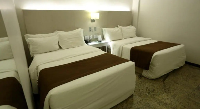 Четырёхместный номер Standard Oasis Plaza Hotel