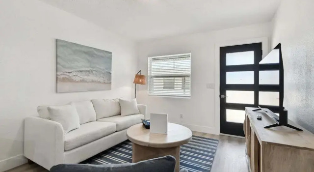 Апартаменты 117 127th Ave E Unit 6
