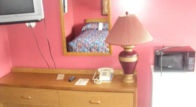 Pine Grove Motel, Buchen Sie Motel Lancaster Wisconsin
