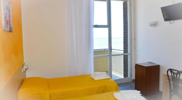 Двухместный номер Economy Hotel Suprem