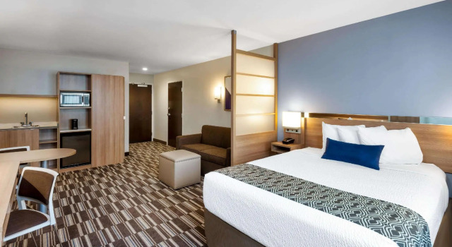 Номер Standard Microtel Inn & Suites by Wyndham Warsaw