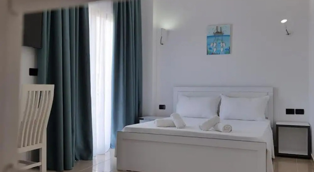 Четырёхместный номер Standard с балконом El Mare Hotel