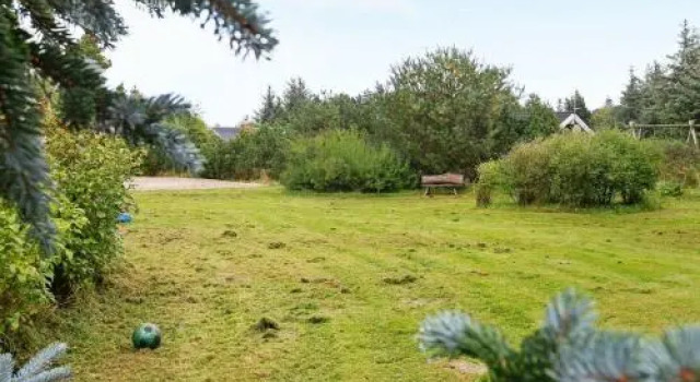 Three-Bedroom Holiday home in Blåvand 30, Book Apartment Hotels in Ho with Parking, Parking