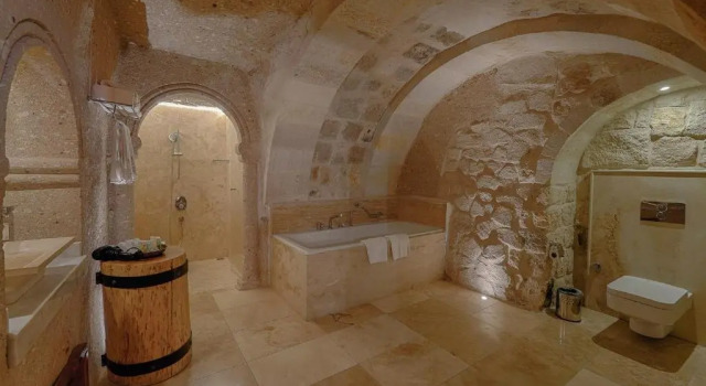 Люкс с балконом Taru Cave Suites