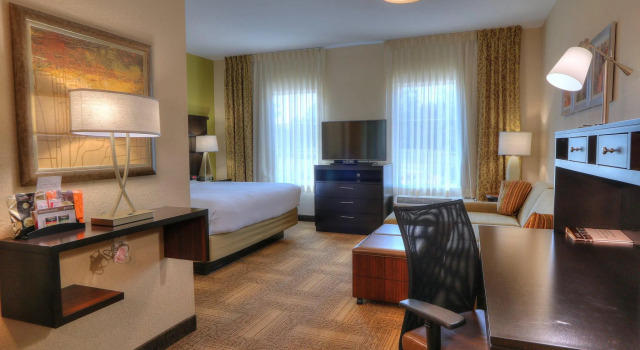 Двухместный люкс Staybridge Suites Knoxville West by IHG