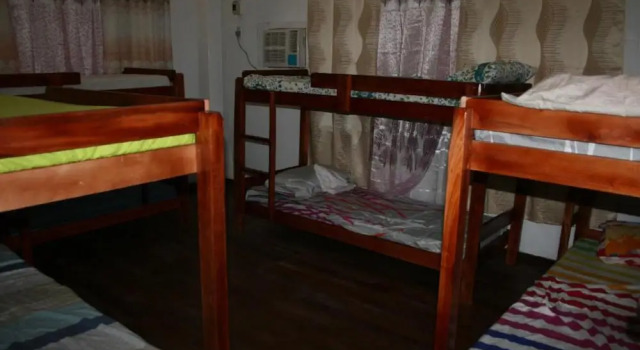 Кровать в общем номере 8th Street Guesthouse Sto Nino Cebu - Hostel