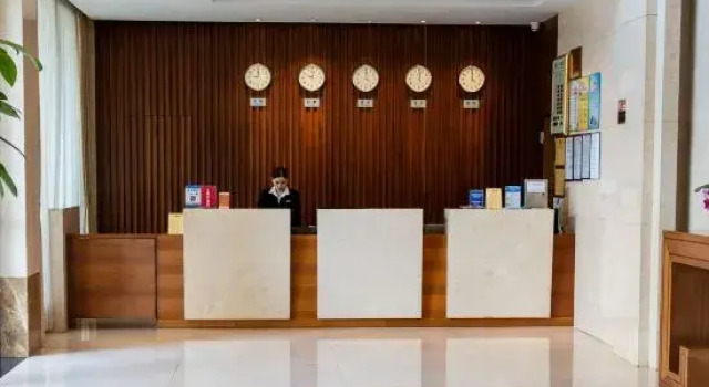 Wenhua Hotel, Rezerwuj Hotel Hotele w Jiangmen z parkingiem, Parking