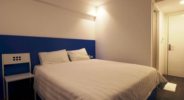 Emis Hotel