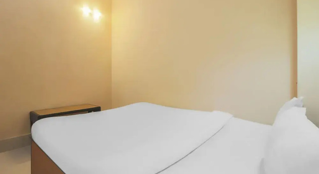 SPOT ON 463 Hotel Jungle Journey, Забронировать Отель Саураха провинция Багмати-Прадеш
