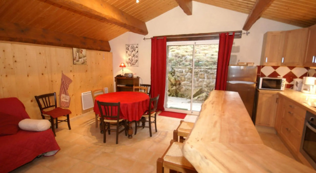 House in Ardèche near Ray-Pic Falls, Забронировать Дом для отпуска Виллы Овернь-Рона-Альпы, Вилла