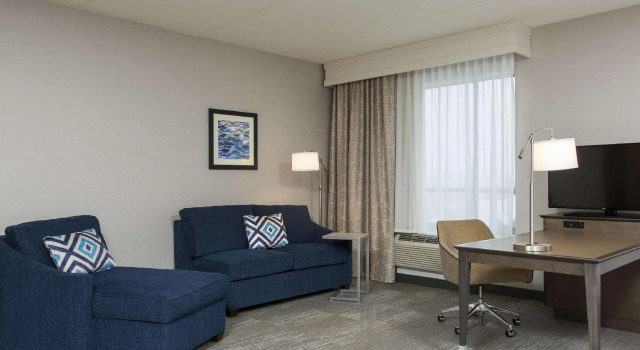 Четырёхместная студия Hampton Inn & Suites Grand Rapids Downtown