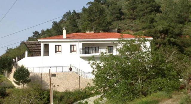 Ta Spitakia tis Theodosias, Rezervovat Hotel Kakopetria Troodos