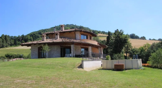 Вилла Deluxe Calbertone Family and Bike Holidays