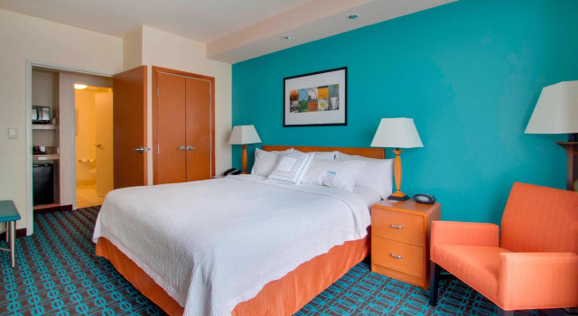 Двухместный люкс c 1 комнатой Fairfield Inn & Suites by Marriott Clermont