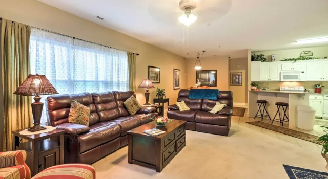 Condo on Kingwood Golf Course ~ 3 Mi to Main St!, Reserva ahora Hotel Clayton Georgia