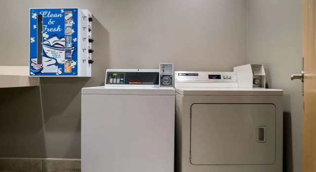 Quality Inn Grand Blanc - Flint South, Buchen Sie Hotel Grand Blanc Michigan