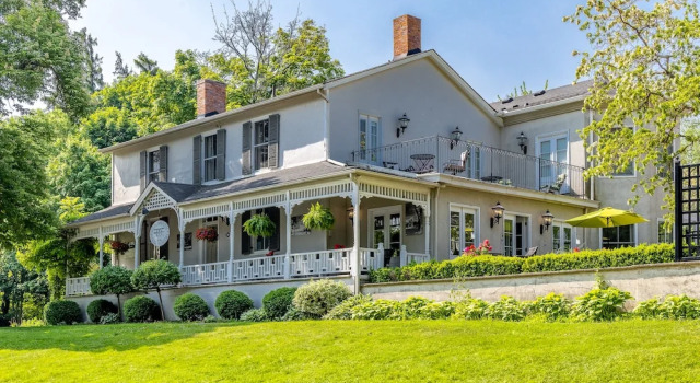 The Old Bank House Bed & Breakfast, Rezervasyon Bed and Breakfast Niagara Wine Region Ontario