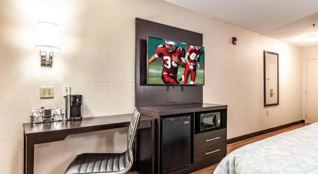 Люкс Red Roof PLUS+ & Suites Atlanta Airport South