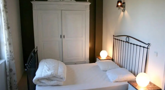 House With 4 Bedrooms in Léobard, With Private Pool and Furnished Gard, Book Hotel Hoteller i Leobard med parkering, Parkering