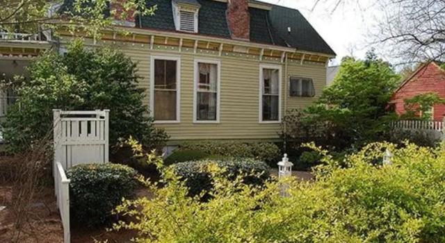 Rothschild-Pound House Inn