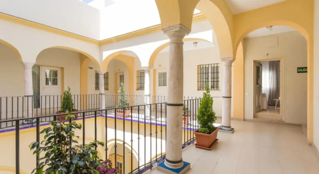 Апартаменты Apartamentos Alberto Lista 9