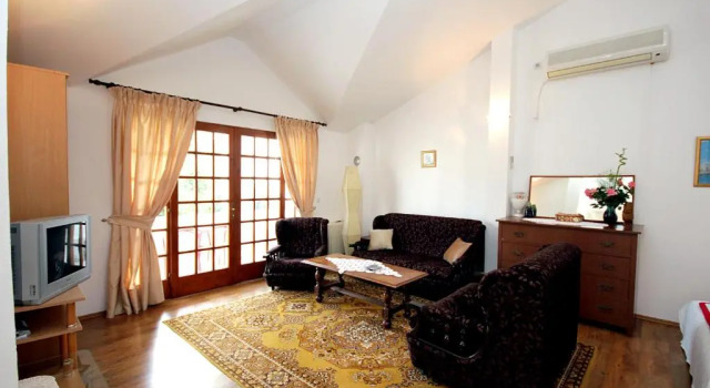 Студия с балконом и с видом на сад Guesthouse Drašković