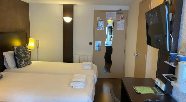 Kyriad Cherbourg - Equeurdreville, Rezerwuj Hotel Cherbourg-en-Cotentin 