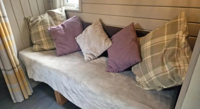 Cabin - Sleeps 2 hot tub & Parking