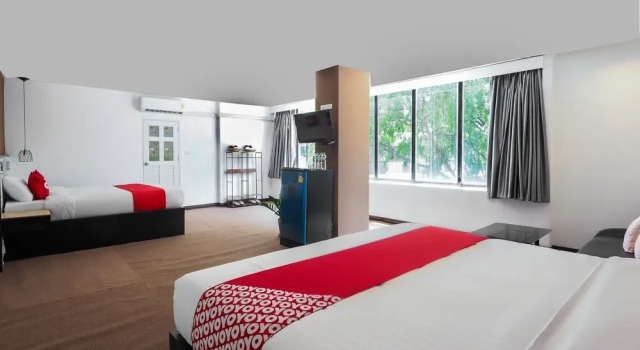 The Unique S Hotel by OYO Rooms, Забронировать Отель Отели Чиангмай с парковкой, рядом с Nong Buak Hard Public Park, Парковка